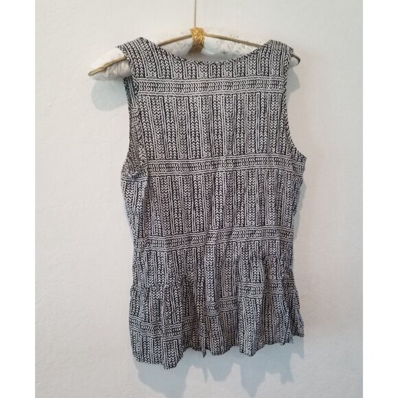 BCBGeneration Women Large Sleeveless Flared Hem Blouse Top Geometric Gray Casual - Picture 2 of 5